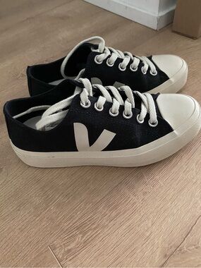 Veja Black Wata II Low Sneakers